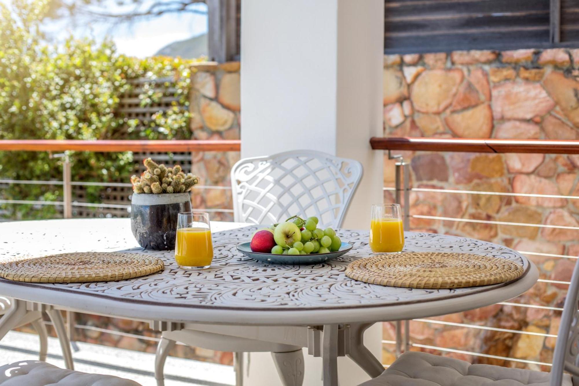 Hotel Far Horizons Camps Bay Ciudad del Cabo Exterior foto